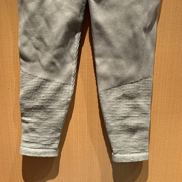 Aerie Offline Women's Main Squeeze Seamless High Rise Waffle Leggings Stone Gray - Picture 8 of 11